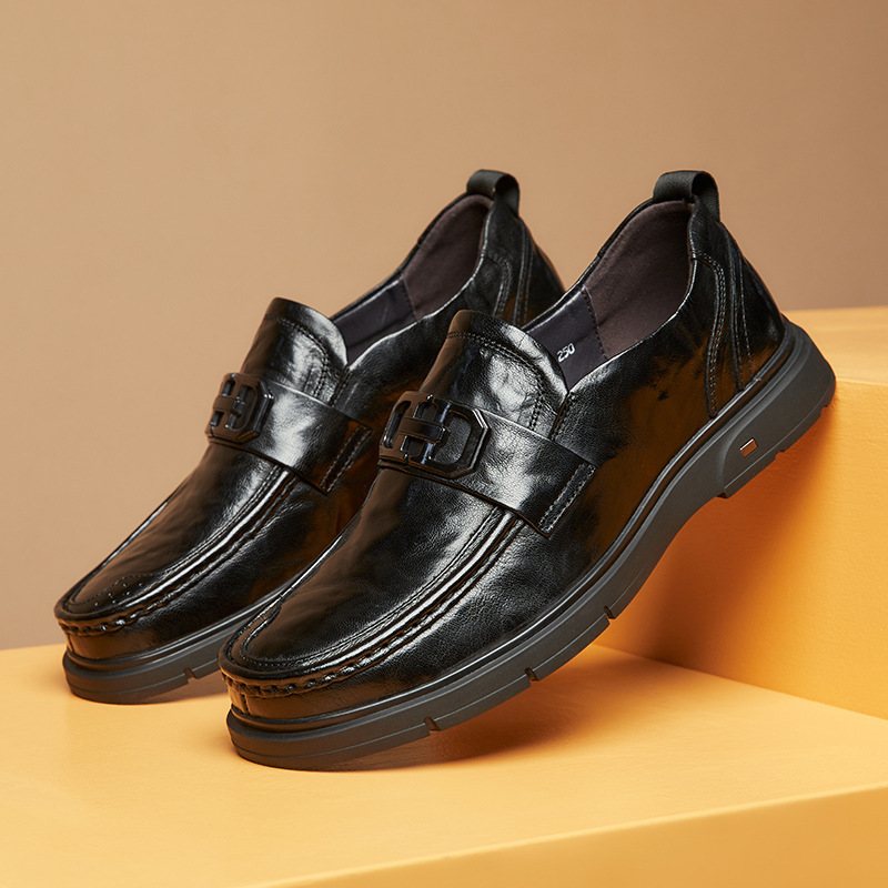 Miesten Juhlakengät Loafers Retro Pyöreä Toe Lehmännahkainen Metallisolki - Musta