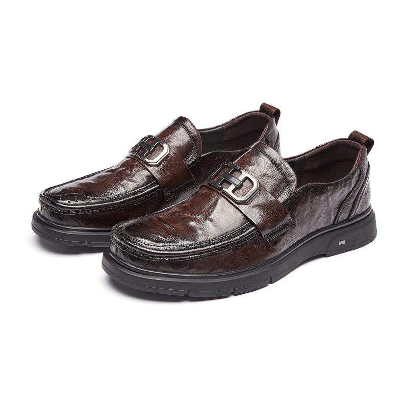 Miesten Juhlakengät Loafers Retro Pyöreä Toe Lehmännahkainen Metallisolki - Ruskea